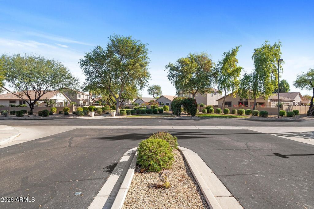 14287 W CORA Lane, Goodyear, AZ 85395 — photo 4