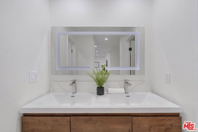 20657 Septo Street, Chatsworth, CA 91311