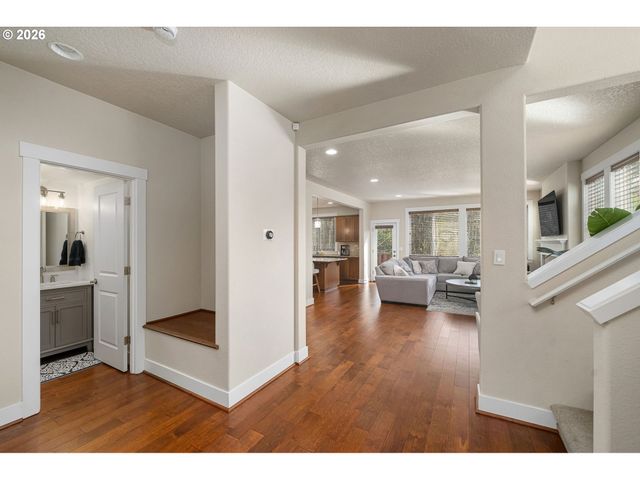 16980 Sw 133RD Ter, King City, OR 97224