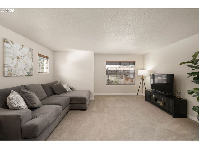 16980 Sw 133RD Ter, King City, OR 97224