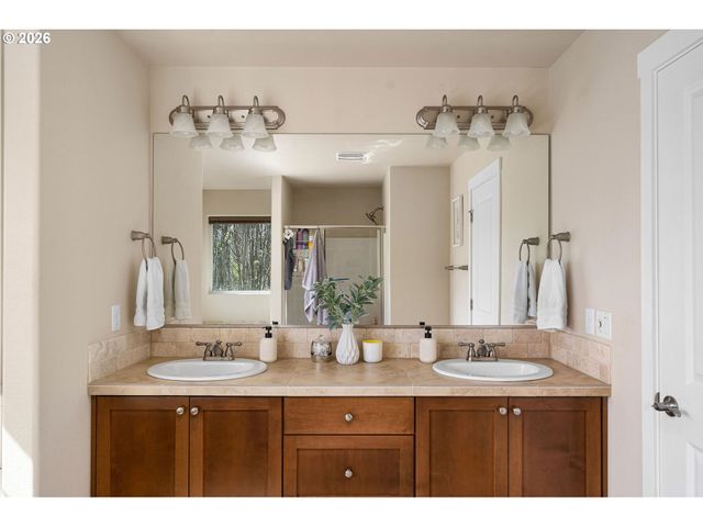 16980 Sw 133RD Ter, King City, OR 97224