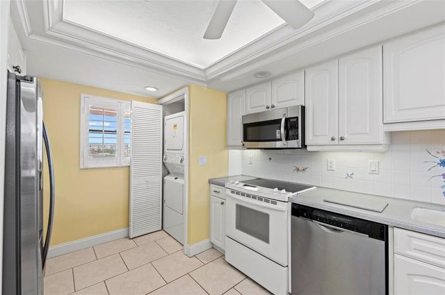 6480 MIDNIGHT PASS ROAD 503, Sarasota, FL 34242