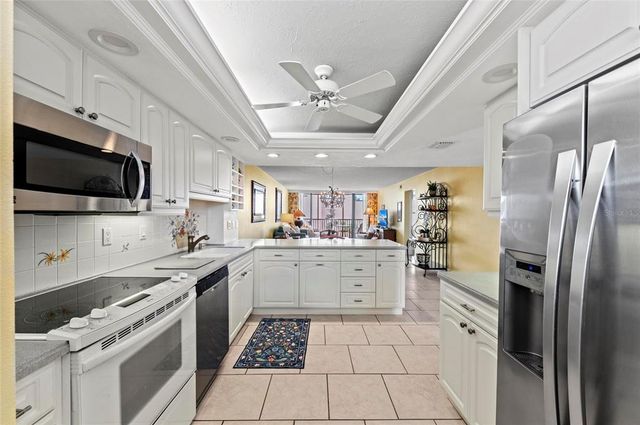 6480 MIDNIGHT PASS ROAD 503, Sarasota, FL 34242