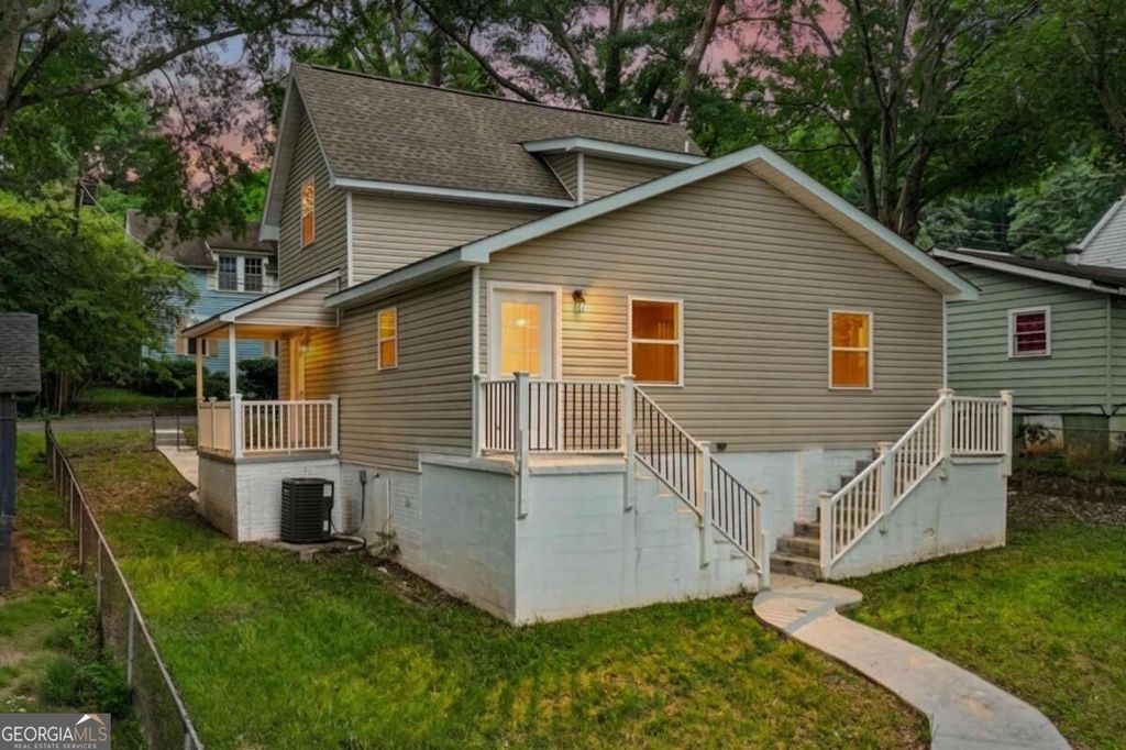 13 Hillside Avenue, Lindale, GA 30161