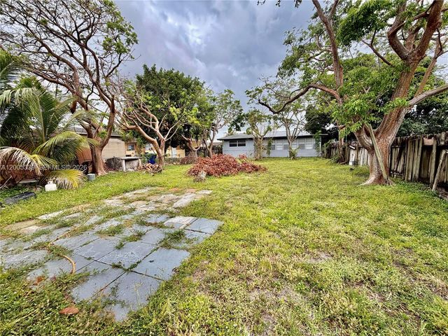 2212 Grant St s, Hollywood, FL 33020