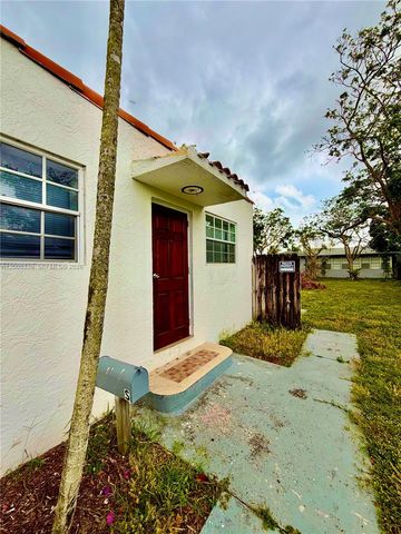 2212 Grant St s, Hollywood, FL 33020
