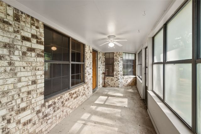 209 N Harrison Street, Roxton, TX 75477