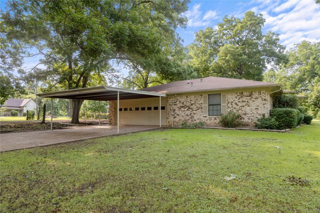 209 N Harrison Street, Roxton, TX 75477