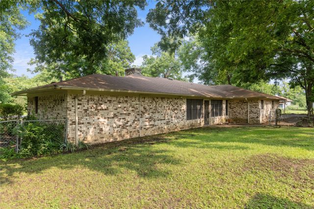 209 N Harrison Street, Roxton, TX 75477