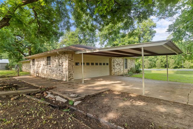 209 N Harrison Street, Roxton, TX 75477