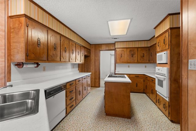 209 N Harrison Street, Roxton, TX 75477