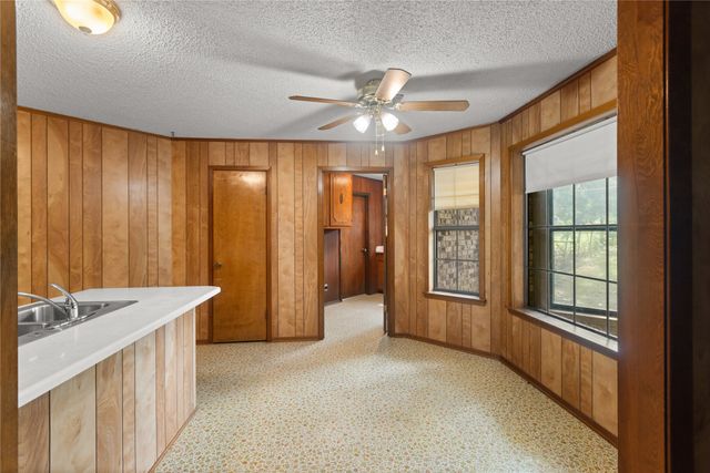 209 N Harrison Street, Roxton, TX 75477