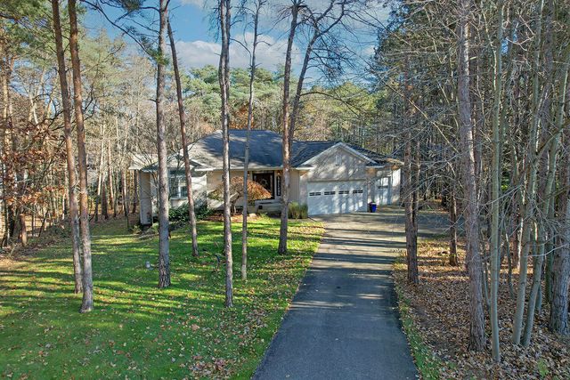 9248 Lake Gerald Drive Ne, Algoma Twp, MI 49345