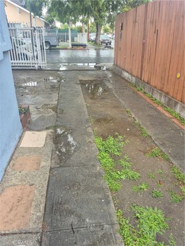 1210-1212 E 42nd, Los Angeles, CA 90011