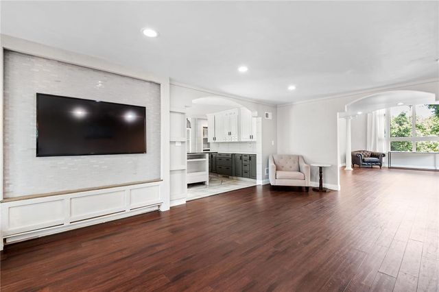 2230 Greenwood Road, Salisbury Twp, PA 18103