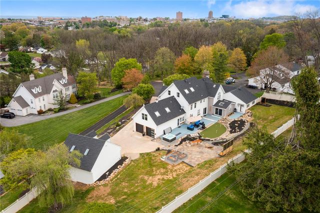 2230 Greenwood Road, Salisbury Twp, PA 18103