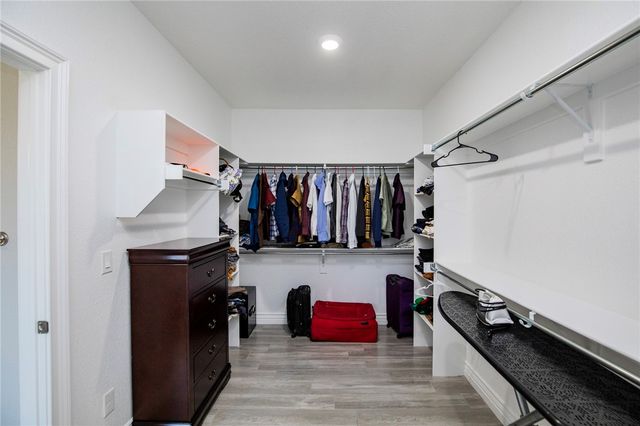 1010 Huntleigh Drive, Bentonville, AR 72713