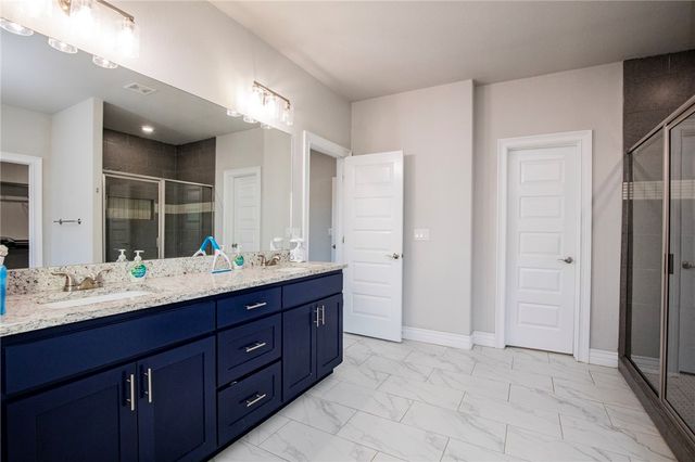 1010 Huntleigh Drive, Bentonville, AR 72713