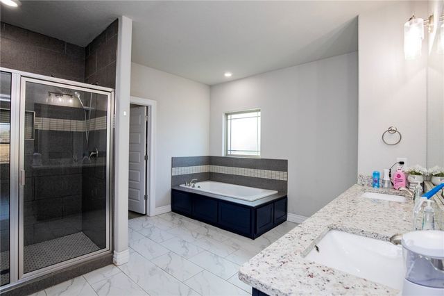 1010 Huntleigh Drive, Bentonville, AR 72713