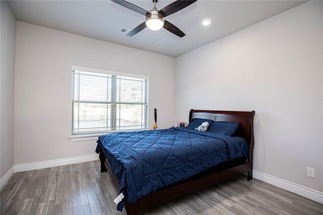 1010 Huntleigh Drive, Bentonville, AR 72713