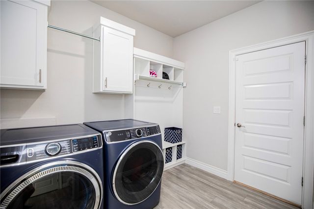 1010 Huntleigh Drive, Bentonville, AR 72713