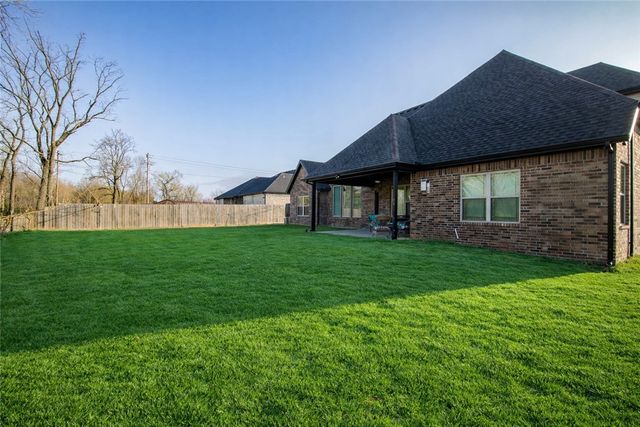 1010 Huntleigh Drive, Bentonville, AR 72713