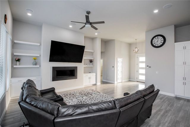 1010 Huntleigh Drive, Bentonville, AR 72713