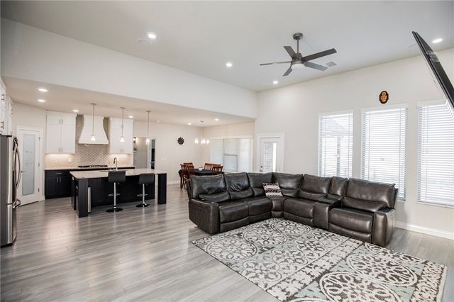 1010 Huntleigh Drive, Bentonville, AR 72713