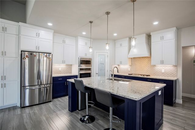 1010 Huntleigh Drive, Bentonville, AR 72713