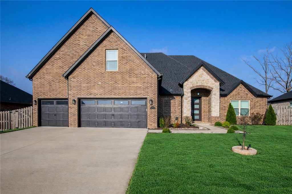 1010 Huntleigh Drive, Bentonville, AR 72713