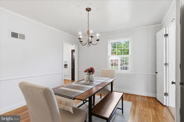 139 S ABINGDON ST, Arlington, VA 22204
