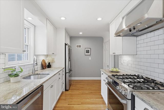 139 S ABINGDON ST, Arlington, VA 22204