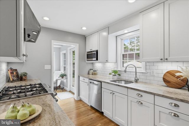 139 S ABINGDON ST, Arlington, VA 22204