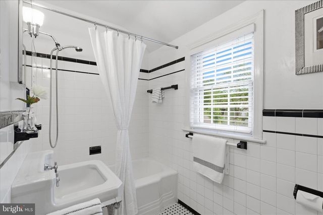 139 S ABINGDON ST, Arlington, VA 22204