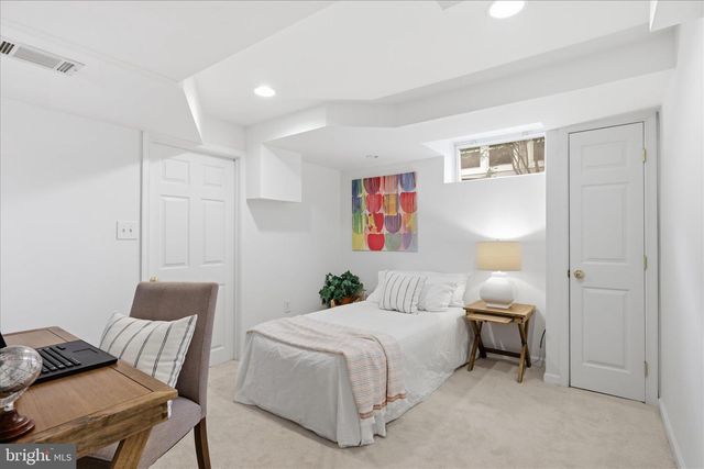 139 S ABINGDON ST, Arlington, VA 22204