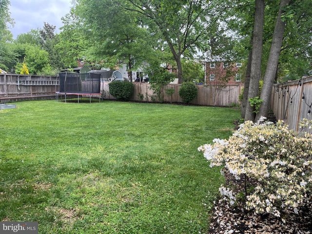 139 S ABINGDON ST, Arlington, VA 22204