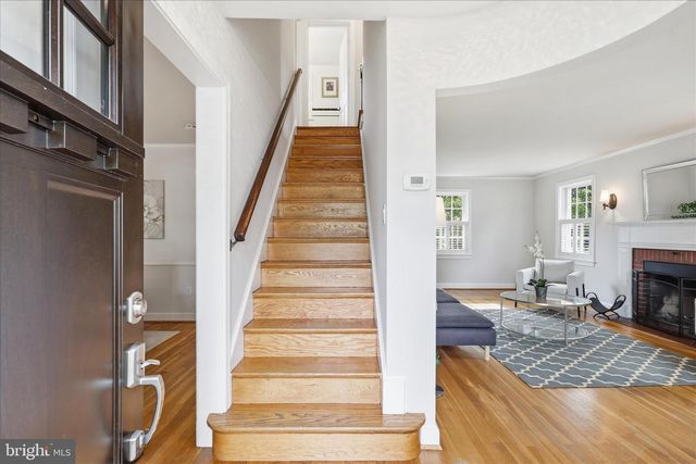139 S ABINGDON ST, Arlington, VA 22204