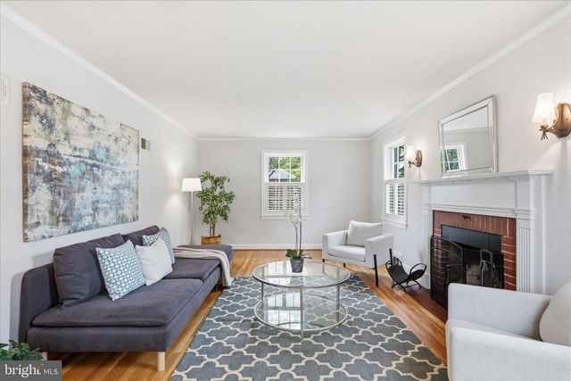 139 S ABINGDON ST, Arlington, VA 22204