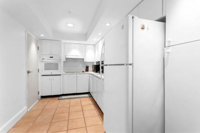 90 Edgewater Drive Ph23, Coral Gables, FL 33133