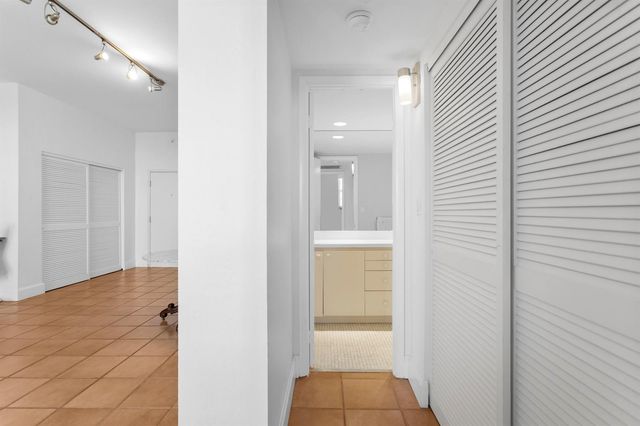 90 Edgewater Drive Ph23, Coral Gables, FL 33133