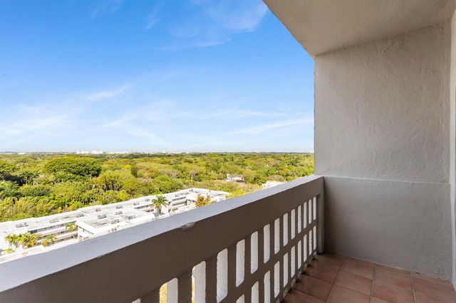 90 Edgewater Drive Ph23, Coral Gables, FL 33133