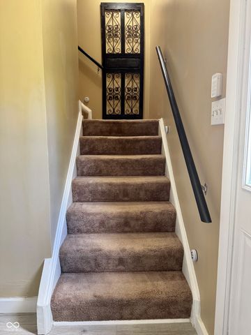 113 Greenwood Trail N, Greenwood, IN 46142