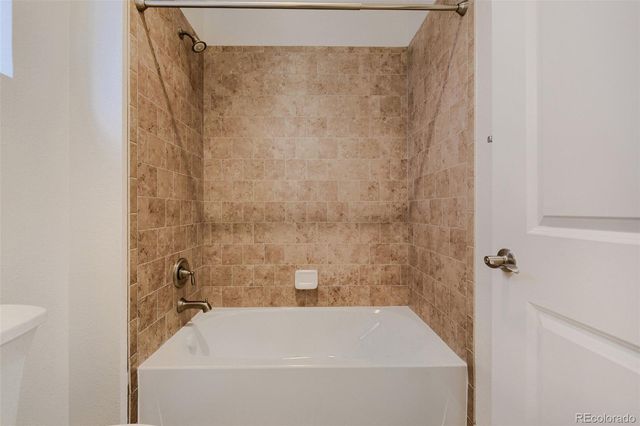 10262 Greentrail Circle, Lone Tree, CO 80124
