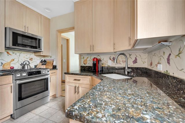 3 Harmony Drive, Larchmont, NY 10538