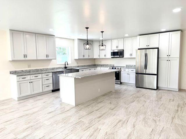 40 Dunn Road, Chazy, NY 12921