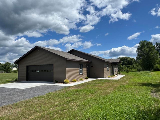 40 Dunn Road, Chazy, NY 12921