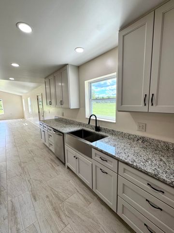 40 Dunn Road, Chazy, NY 12921