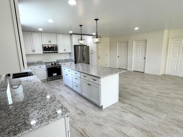 40 Dunn Road, Chazy, NY 12921