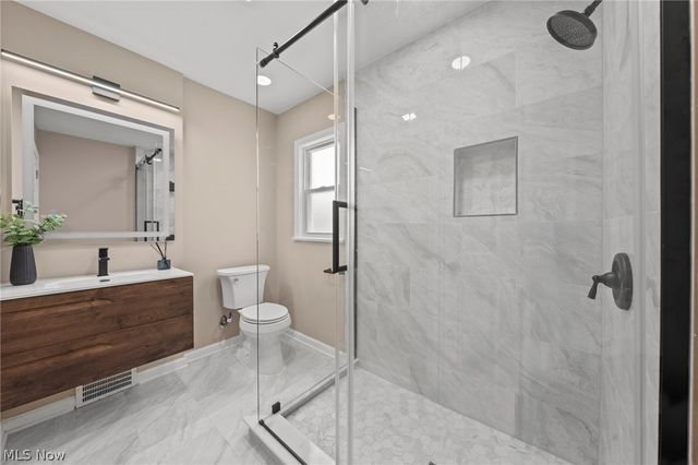 3601 Tullamore Road, University Heights, OH 44118