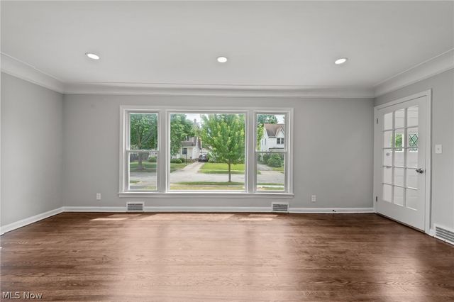 3601 Tullamore Road, University Heights, OH 44118